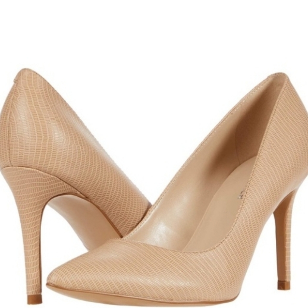 NWOT Marc Fisher Darren 2 Heels, Natural, ~9.5